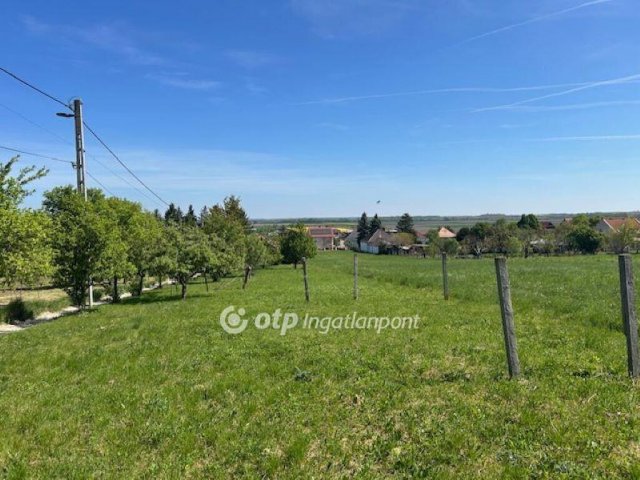 Eladó telek, Győrújbaráton 22.9 M Ft / költözzbe.hu