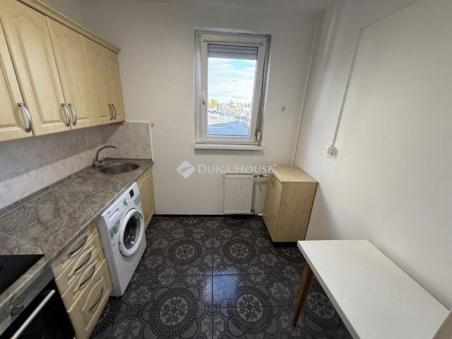 Eladó panellakás, Budapesten, III. kerületben 65.9 M Ft, 2 szobás