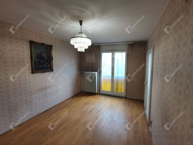 Eladó panellakás, Székesfehérvárott 50.99 M Ft, 4 szobás