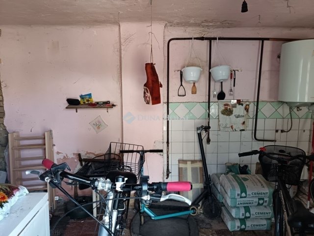 Eladó családi ház, Szegeden 72 M Ft, 3 szobás