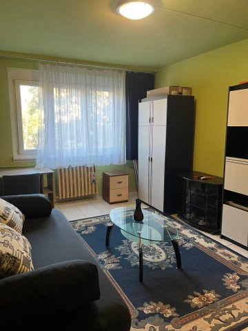 Eladó téglalakás, Szegeden 48 M Ft, 2 szobás