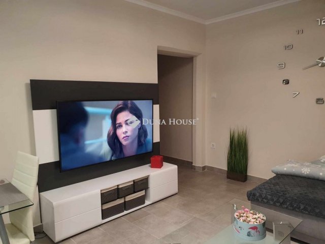 Kiadó téglalakás, albérlet, Pécsett 200 E Ft / hó, 3 szobás