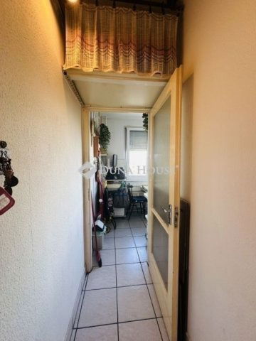 Eladó panellakás, Budapesten, XV. kerületben 63.9 M Ft, 3 szobás