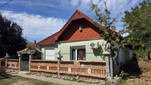Eladó családi ház, Zsákán 28.5 M Ft, 3 szobás