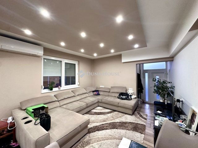 Eladó családi ház, Hódmezővásárhelyen 93.5 M Ft, 5 szobás