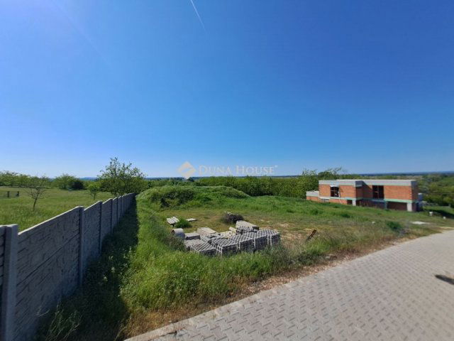 Eladó telek, Fonyódon 30 M Ft / költözzbe.hu