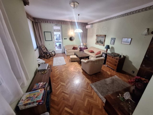 Eladó családi ház, Kaposváron 110 M Ft, 5+3 szobás