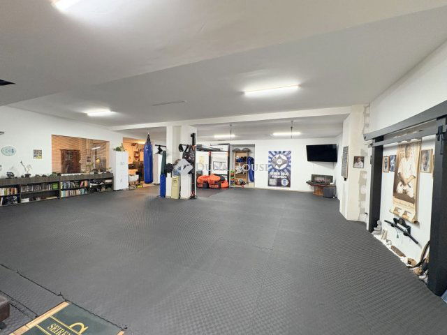 Eladó üzlethelyiség, Nyíregyházán 59 M Ft