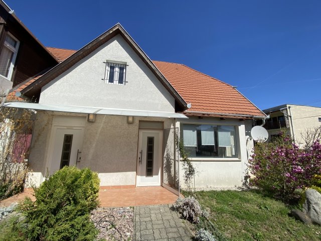 Kiadó családi ház, albérlet, Komáromban 501 E Ft / hó