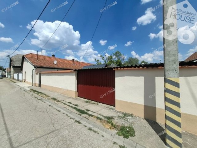Eladó családi ház, Kecskeméten 39.9 M Ft, 2 szobás