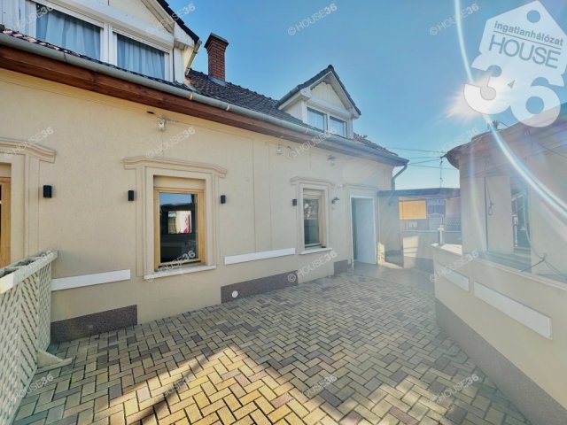 Eladó üzlethelyiség, Nagykőrösön 34.5 M Ft, 2 szobás