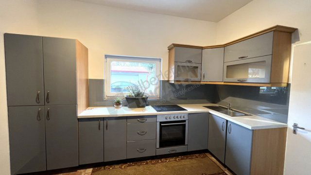 Kiadó téglalakás, albérlet, XV. kerületben, Vasvári Pál utcában