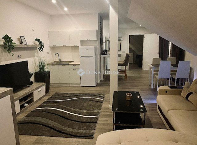 Eladó téglalakás, Fertőszentmiklóson 68.9 M Ft, 2 szobás