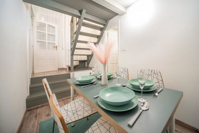 Kiadó téglalakás, albérlet, I. kerületben, Attila úton