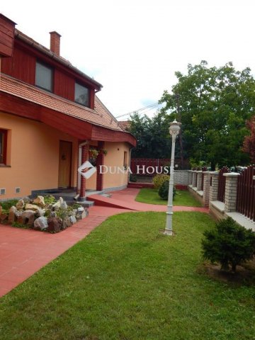 Eladó családi ház, Dunaújvárosban, Gőzmalom utcában 219 M Ft