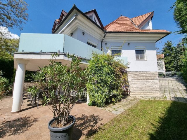 Eladó családi ház, Budapesten, II. kerületben 330 M Ft, 6 szobás