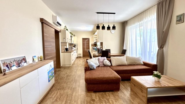 Eladó családi ház, Naszályon 119 M Ft, 4 szobás