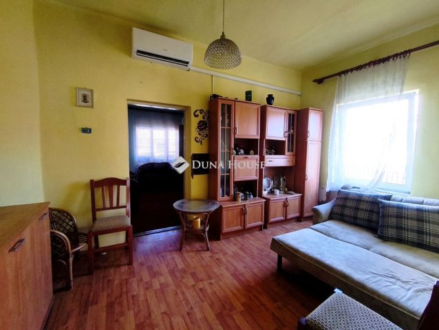 Eladó ikerház, Dombóváron 15.9 M Ft, 2 szobás