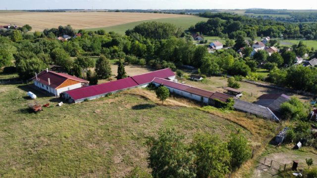 Eladó családi ház, Gyúrón 219.9 M Ft, 5 szobás