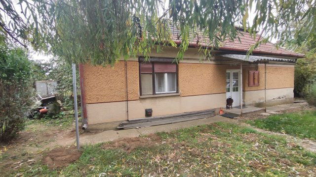 Eladó családi ház, Paposon 8 M Ft, 2 szobás