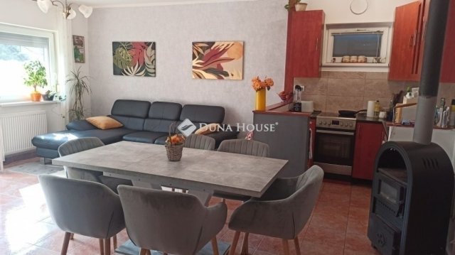 Eladó ikerház, Szigetszentmiklóson 84.9 M Ft, 3 szobás