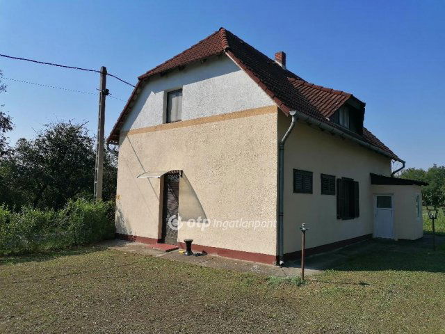 Eladó családi ház, Somlójenőn 34 M Ft, 3+4 szobás