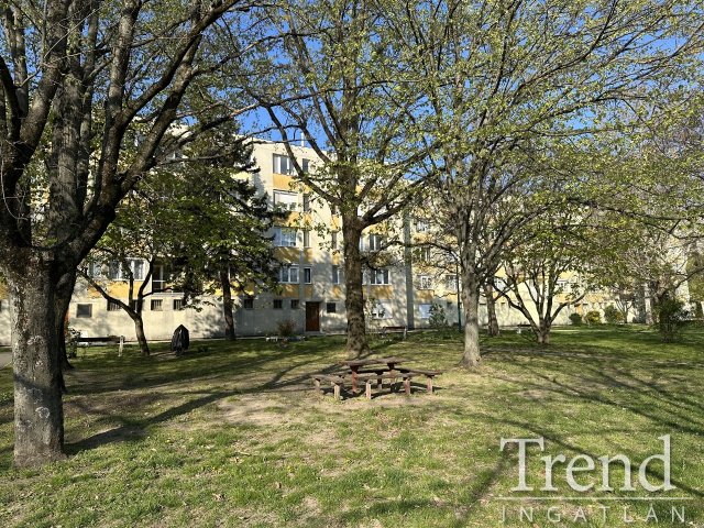 Eladó téglalakás, Dunaújvárosban 27.5 M Ft, 2 szobás