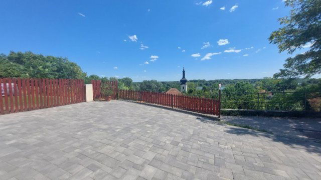 Eladó családi ház, Százhalombattán 182 M Ft, 5+1 szobás