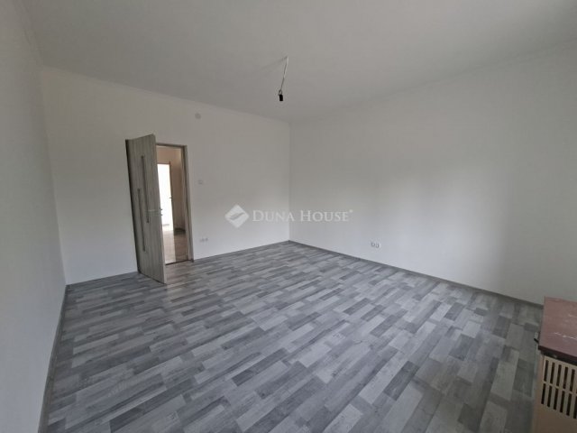 Eladó családi ház, Zsámbokon 55 M Ft, 3 szobás