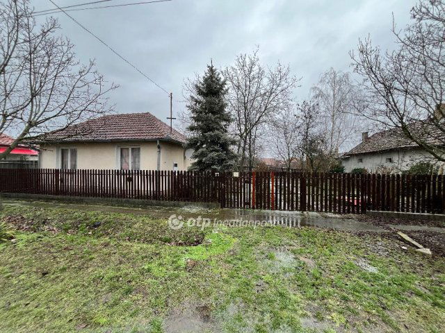 Eladó családi ház, Komádiban 14.9 M Ft, 3 szobás