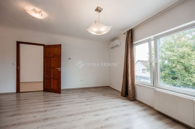 Eladó téglalakás, Budapesten, XVIII. kerületben 64.9 M Ft