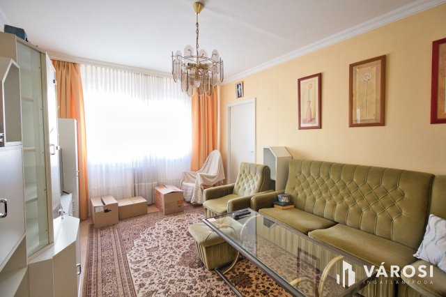 Eladó panellakás, Szegeden 56.5 M Ft, 3 szobás