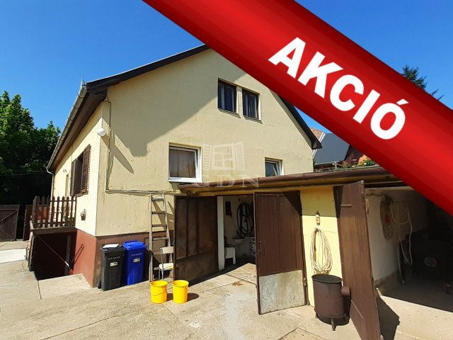 Eladó családi ház, Debrecenben 219.9 M Ft, 9 szobás