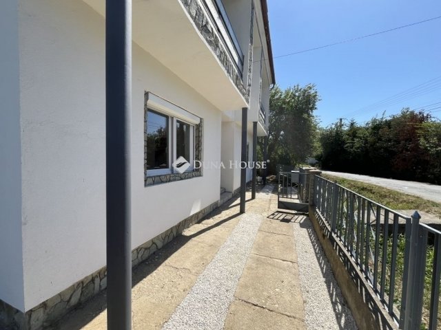 Eladó családi ház, Katafán 64.9 M Ft, 7 szobás