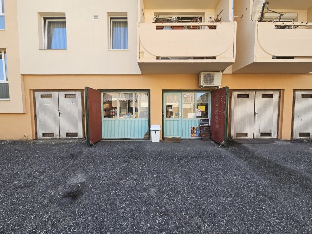 Eladó üzlethelyiség, Pápán 27.5 M Ft / költözzbe.hu