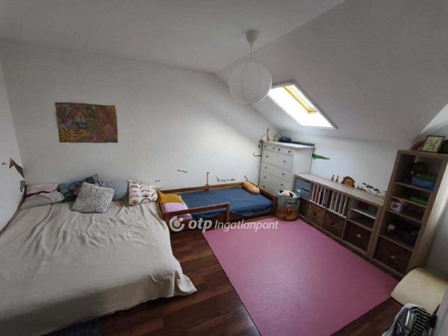 Eladó téglalakás, Martonvásáron 94.9 M Ft, 2+1 szobás