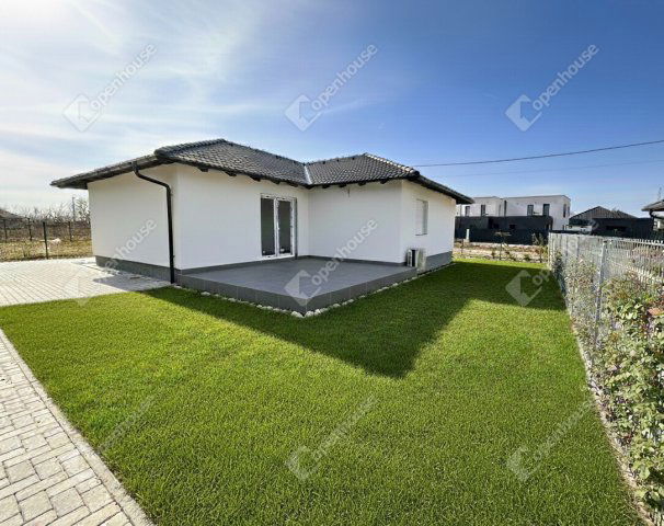 Eladó családi ház, Székesfehérvárott 94.5 M Ft, 4 szobás