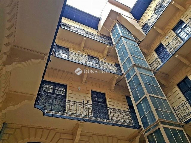 Eladó téglalakás, Budapesten, V. kerületben 286 M Ft, 3 szobás