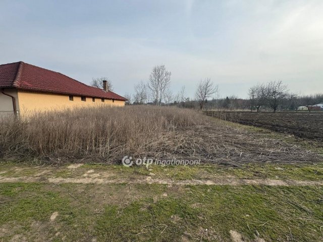 Eladó telek, Tiszafüreden 8 M Ft / költözzbe.hu