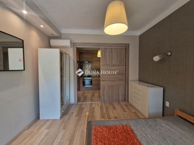 Eladó téglalakás, Budapesten, XI. kerületben 127.9 M Ft