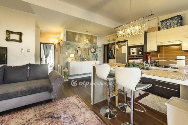 Eladó téglalakás, Dunakeszin 85 M Ft, 2+2 szobás