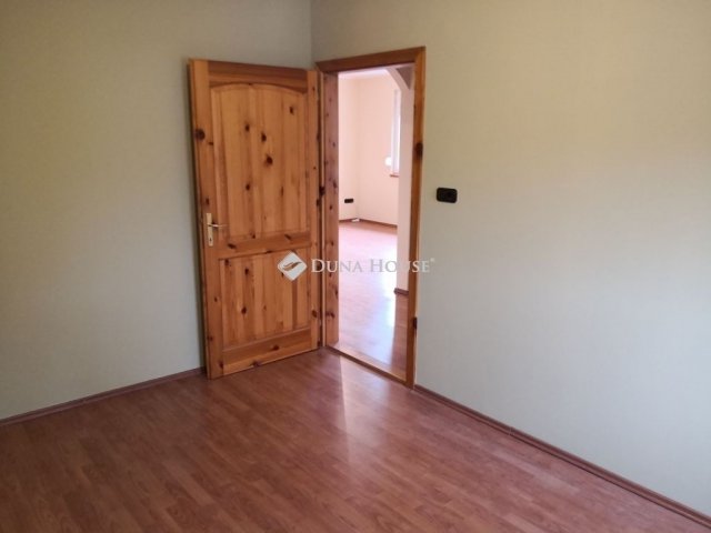 Eladó családi ház, Nagykozáron 91.9 M Ft, 4 szobás