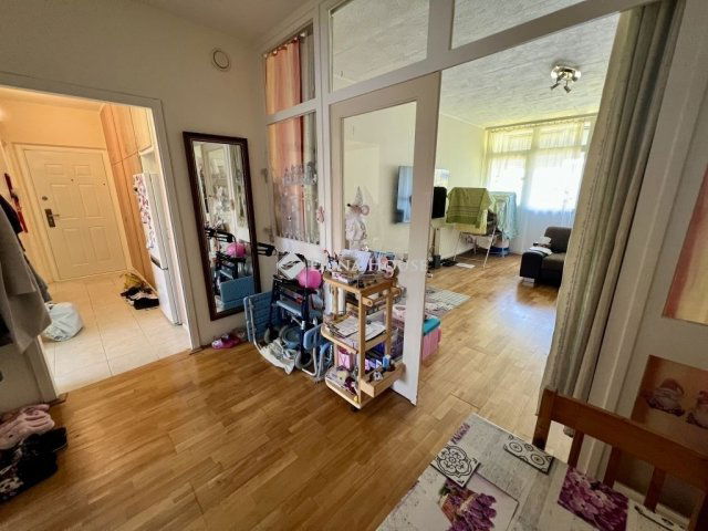 Eladó panellakás, Pécsett 42.9 M Ft, 2 szobás