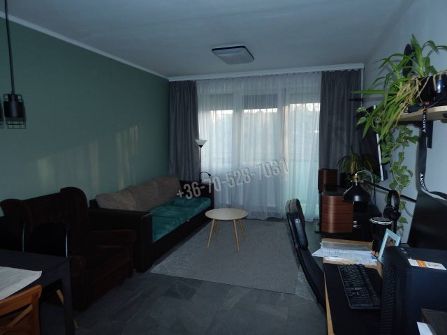 Eladó panellakás, Tatabányán 51.2 M Ft, 3 szobás