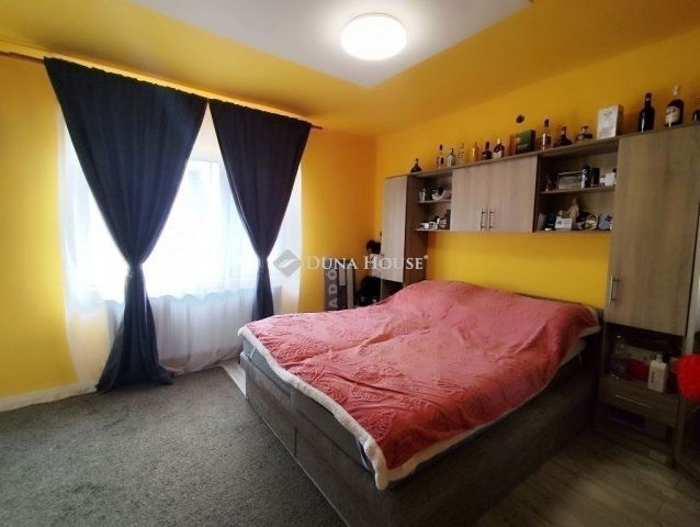 Eladó családi ház, Vecsésen 75 M Ft, 3 szobás
