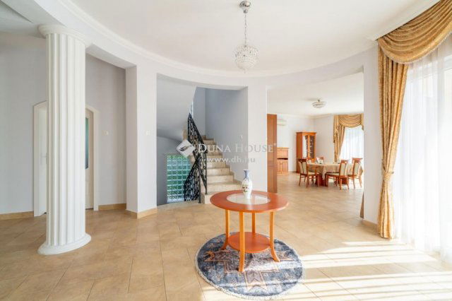 Eladó családi ház, Budapesten, II. kerületben 365.75 M Ft