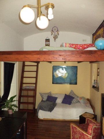Kiadó téglalakás, albérlet, Pécsett, Apáca utcában, 1 szobás