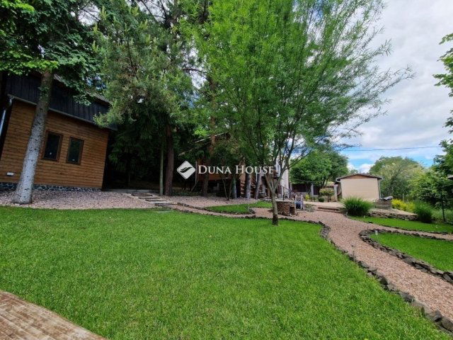 Eladó családi ház, Szentendrén 100 M Ft, 1 szobás