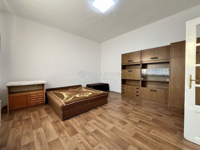Eladó ikerház, Vecsésen 49.9 M Ft, 3 szobás