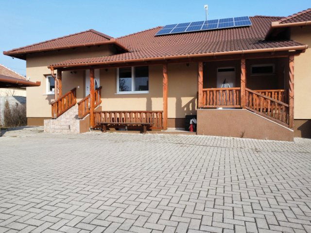 Eladó családi ház, Hevesen 89 M Ft, 5 szobás